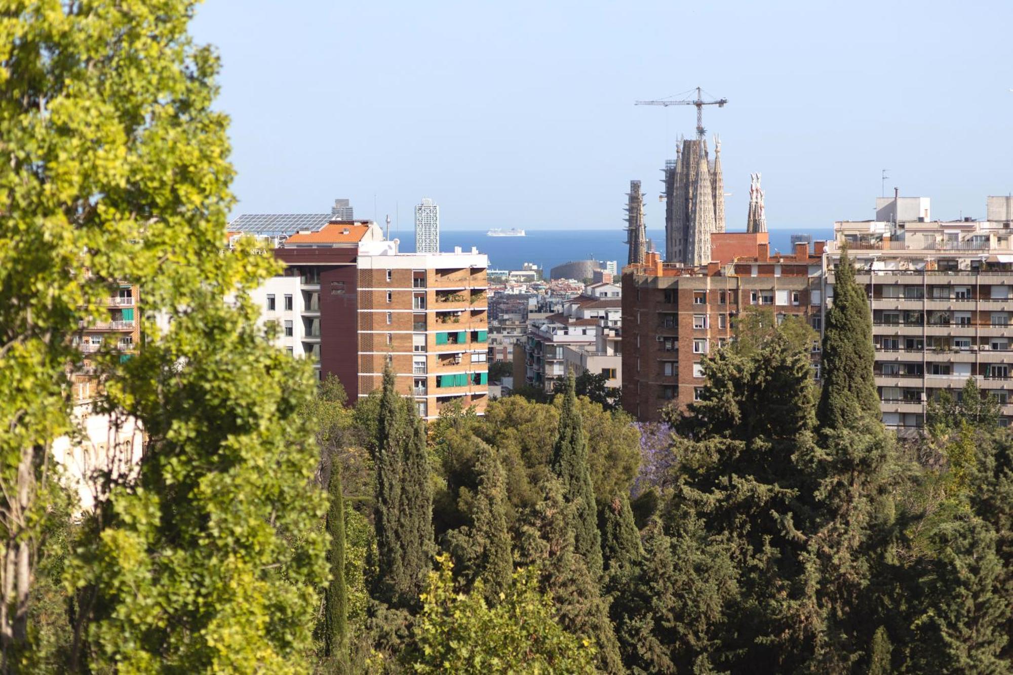 Lodging Apartments Guell Gaudi Барселона Экстерьер фото